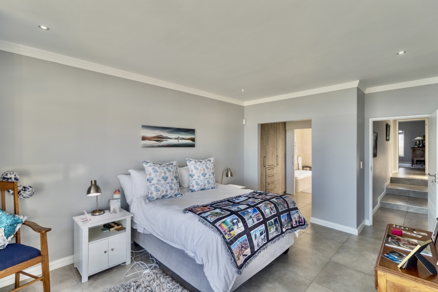 4 Bedroom Property for Sale in Yzerfontein Western Cape